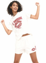 L'Amoure Paris 1972 T-Shirt | Retro French Lips Graphic Design - Image 3
